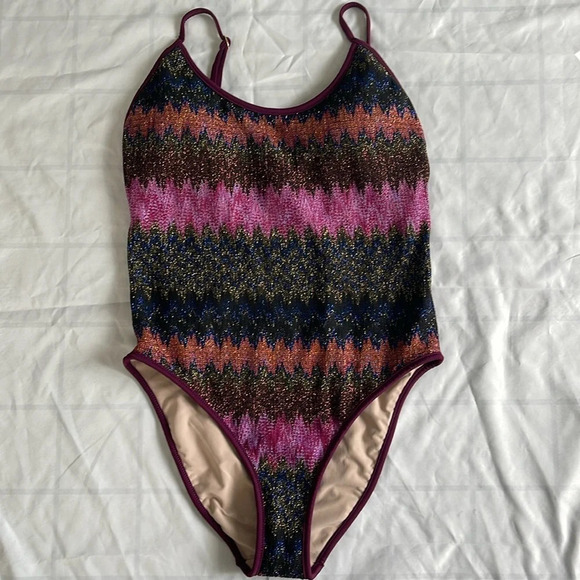 PQ Joy Scoop-Neck One-Piece Swimsuit Size L - Picture 3 of 8